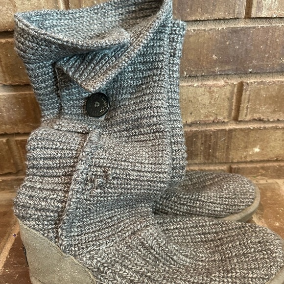 UGG Gray Tall Sweater Knit Boots see description for details sz 8 - Picture 3 of 6